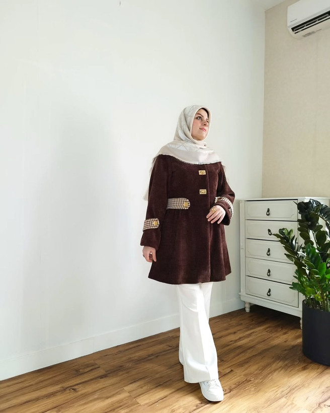 مانتو زنانه لمزو با خرجکار پیچازی