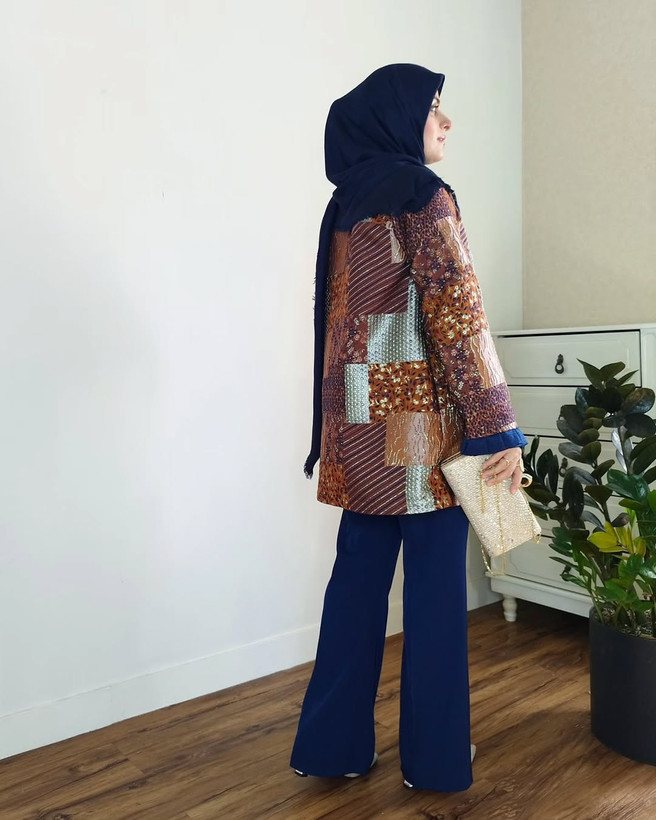 مانتو زنانه مدل چهل تیکه ژاکارد سرمهای
